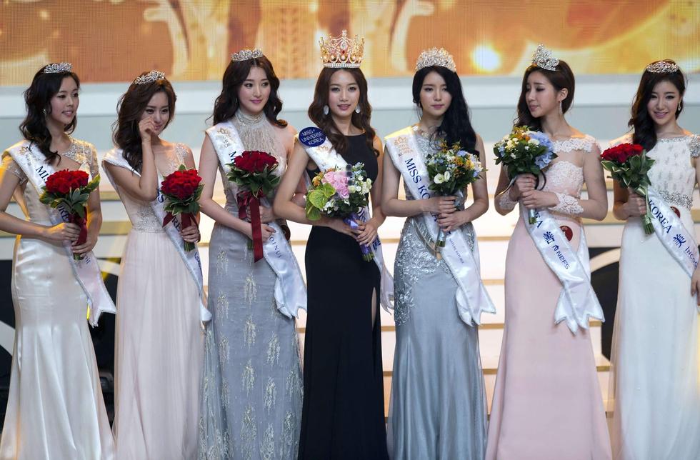 韩国小姐选美大赛落幕 24岁女大学生夺冠