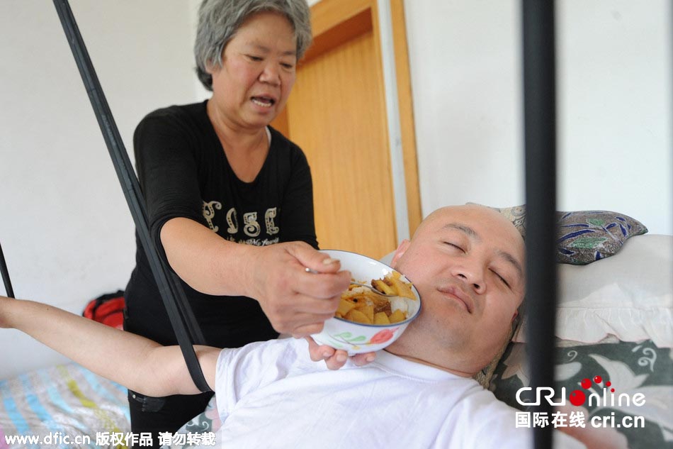 山西瘫痪男绝食自杀 只为捐器官回报社会(组图)