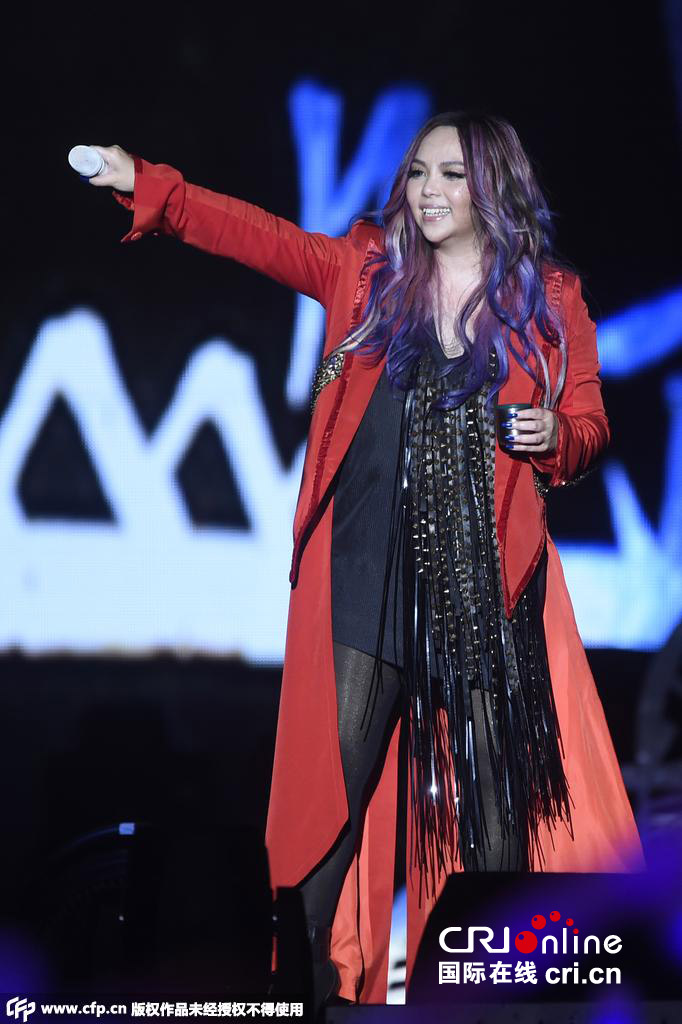 <em>张惠妹太原演唱会</em>大饼脸消肿 歌迷惊呼瘦太快