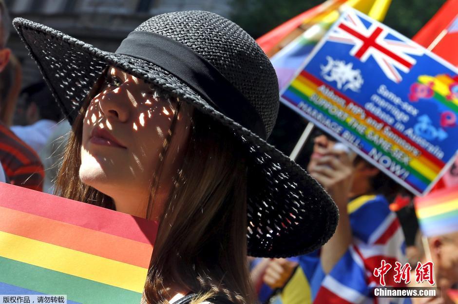 匈牙利举办同性恋游行 男版