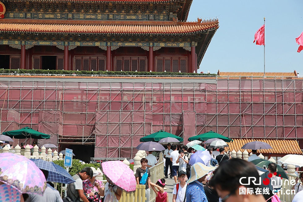 北京天安门城楼“美容” 迎接抗战胜利七十周年