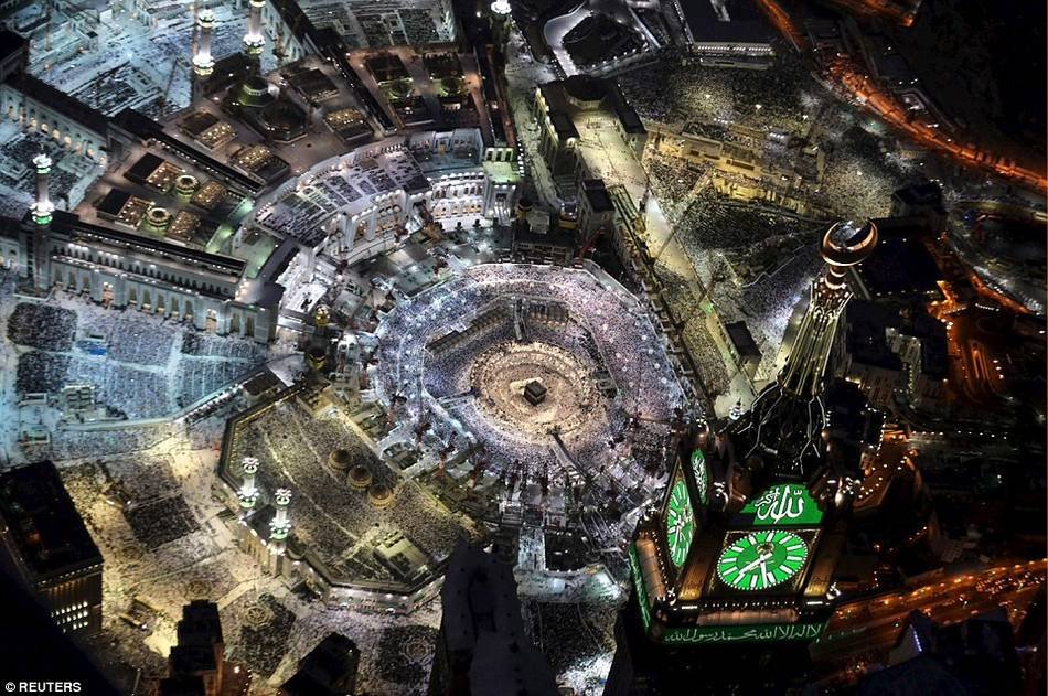组图：百万穆斯林赴沙特麦加朝圣 场面壮观