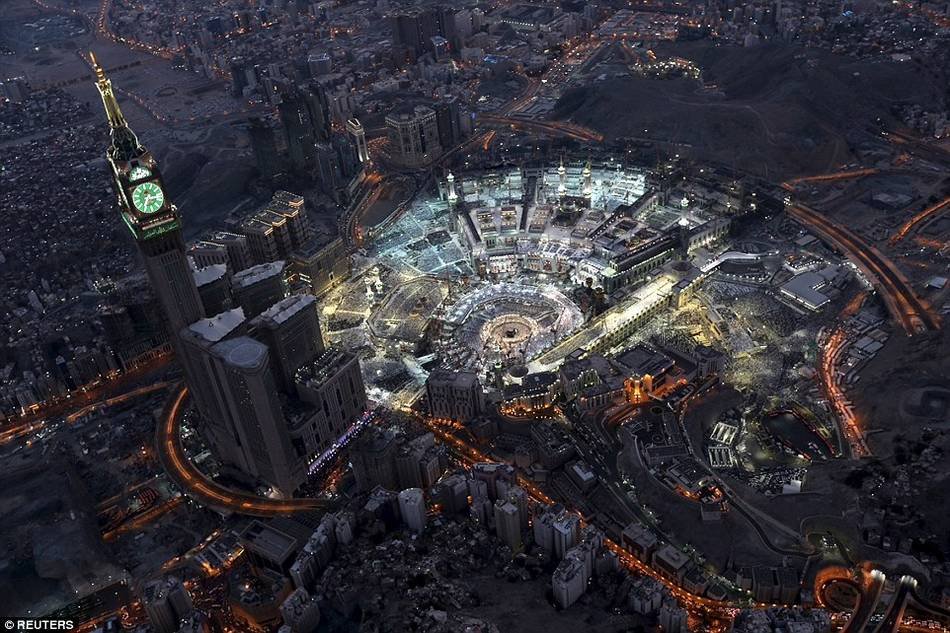 组图：百万穆斯林赴沙特麦加朝圣 场面壮观