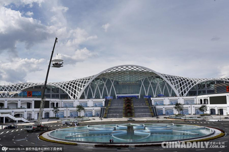 昆明“空中餐厅”接客 每人每次8888元