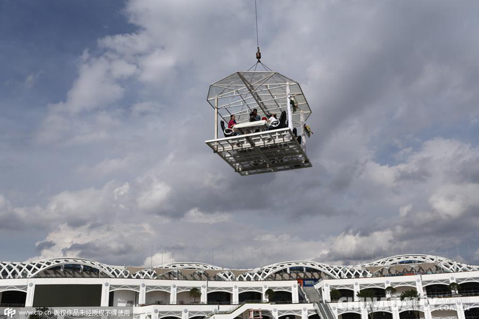 昆明“空中餐厅”接客 每人每次8888元