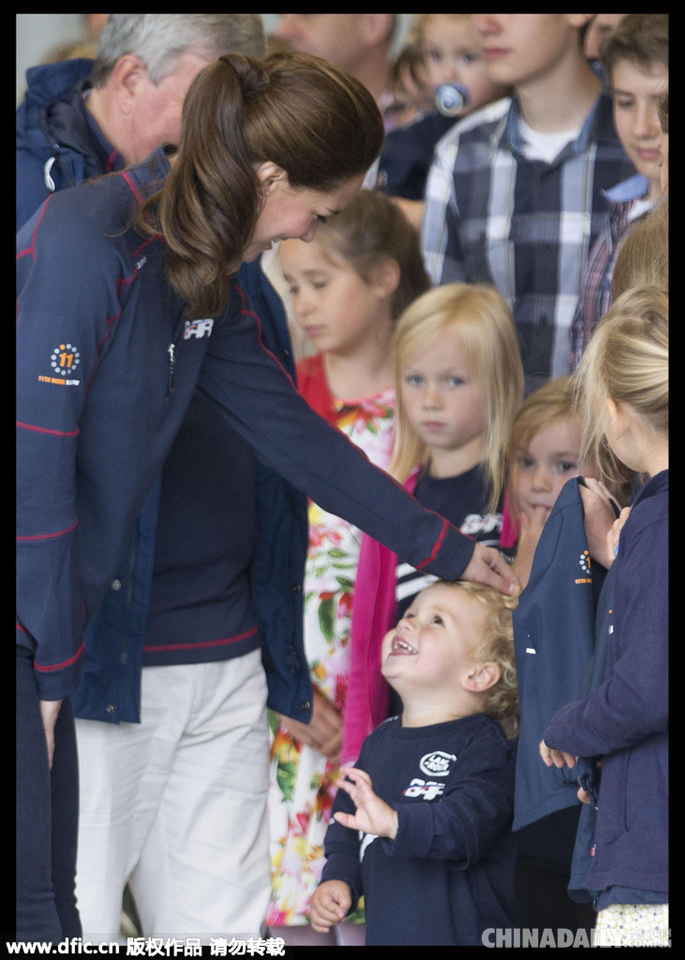 凯特王妃出席美洲杯帆船赛活动 频逗宝宝母爱泛滥