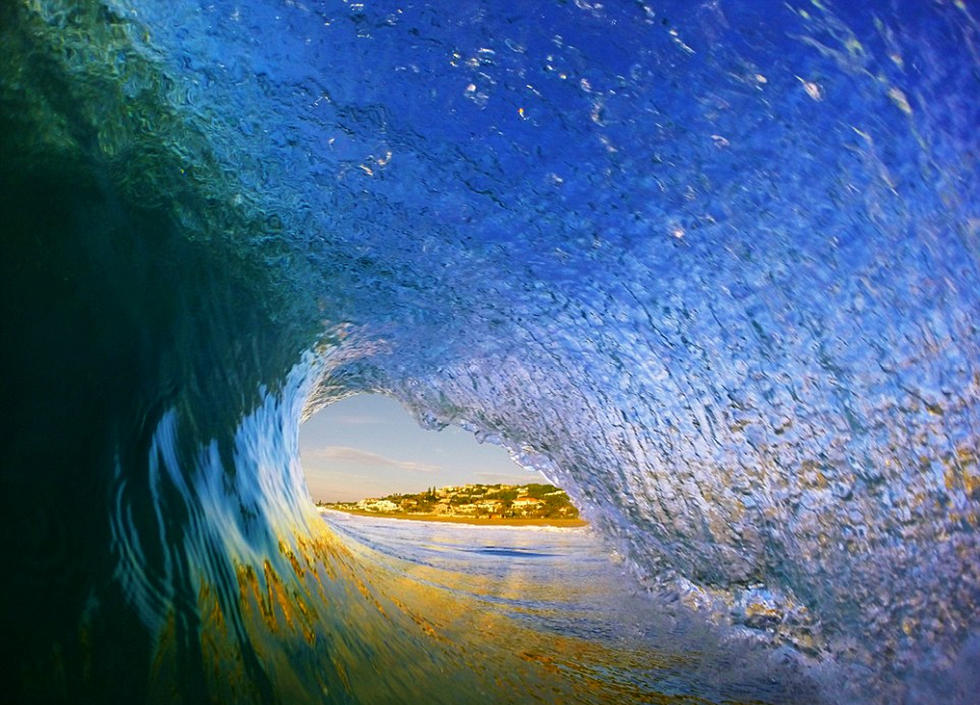 南非摄影师定格迷人海浪