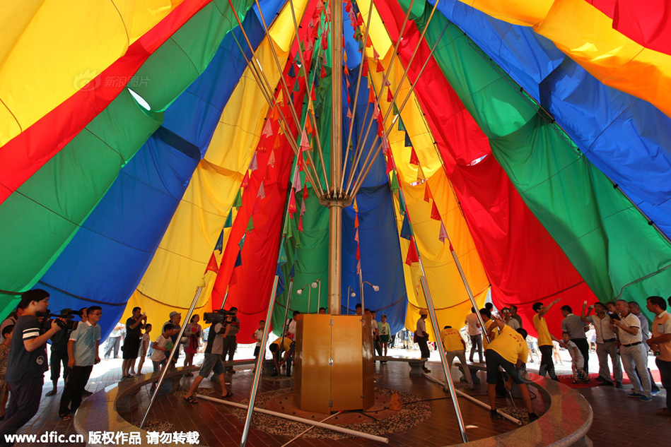 江西现世界最大晴雨伞 可遮挡418平方米