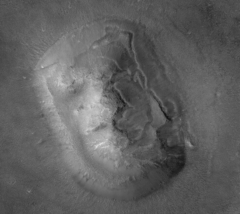盘点火星上的"怪异物体 从"半裸女性"到"人类腿骨"