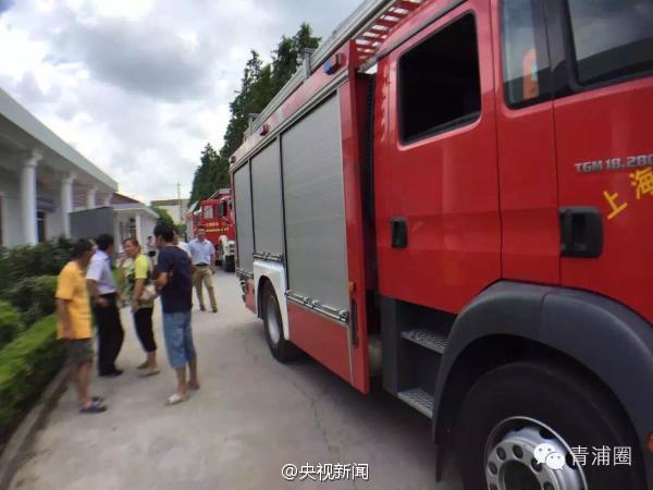 上海一酒楼发生爆炸：半边楼炸飞 3人被困