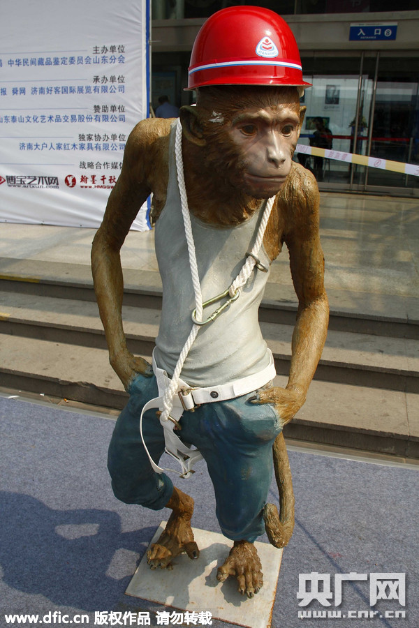 山东济南:12生肖化身城市农民工 渴望融入新