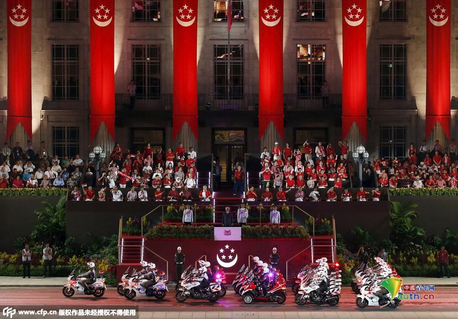 新加坡阅兵庆祝国家独立50周年