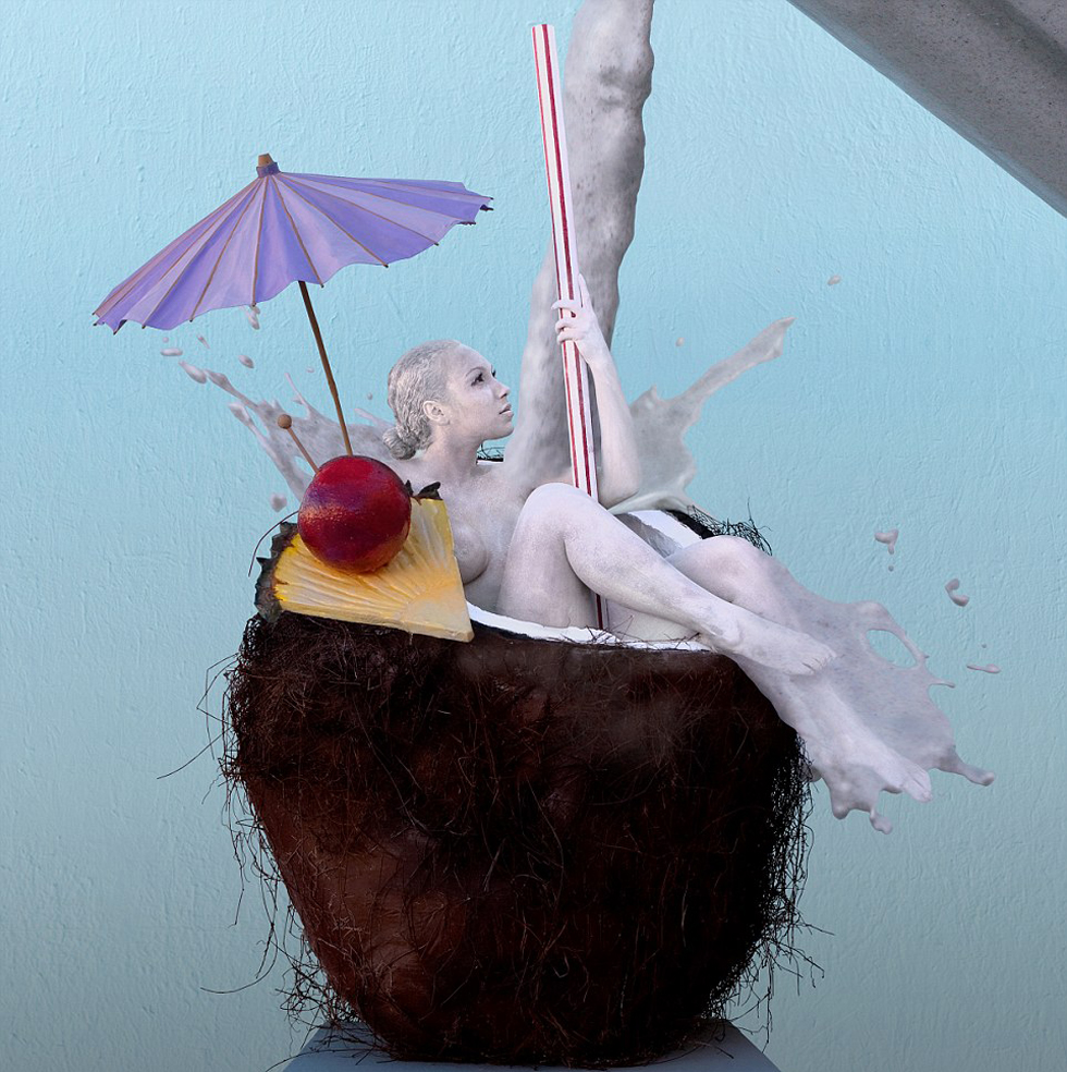 瑞士艺术家奇特创意:彩绘裸模藏身汉堡甜点