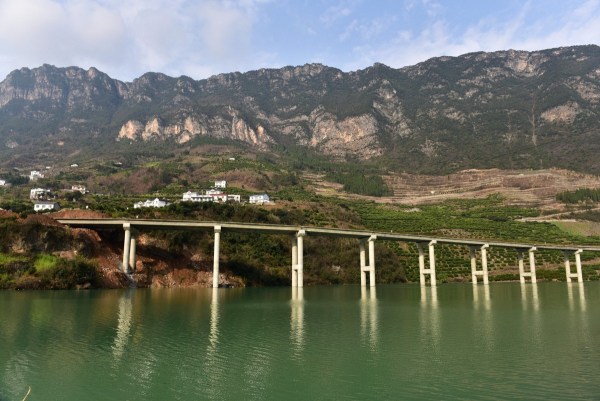 最美水上公路：中国首条水上生态环保公路通车