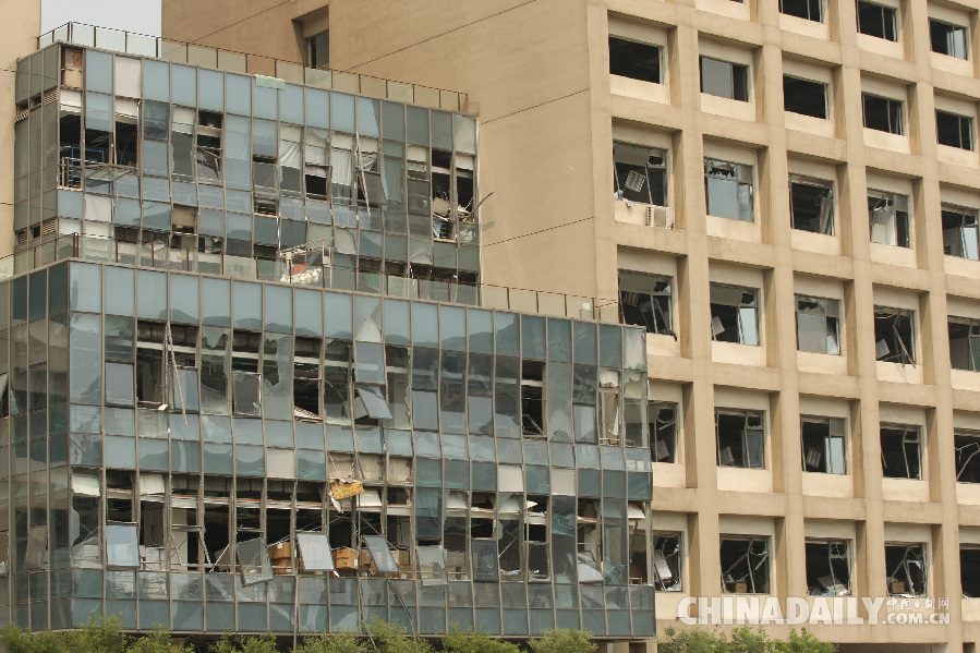 天津爆炸：据事发地两公里处一办公楼受到严重破坏