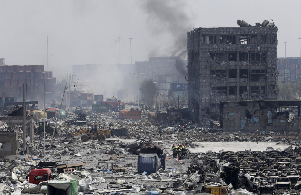 摄影师进入天津爆炸核心区 大楼被掏空