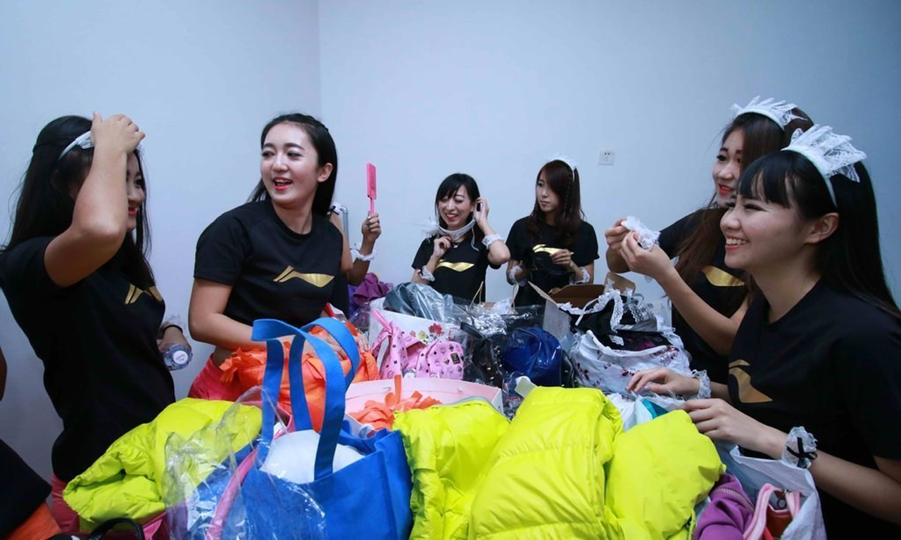 拉拉队的心酸:走光 被偷窥 出场费被曝仅200