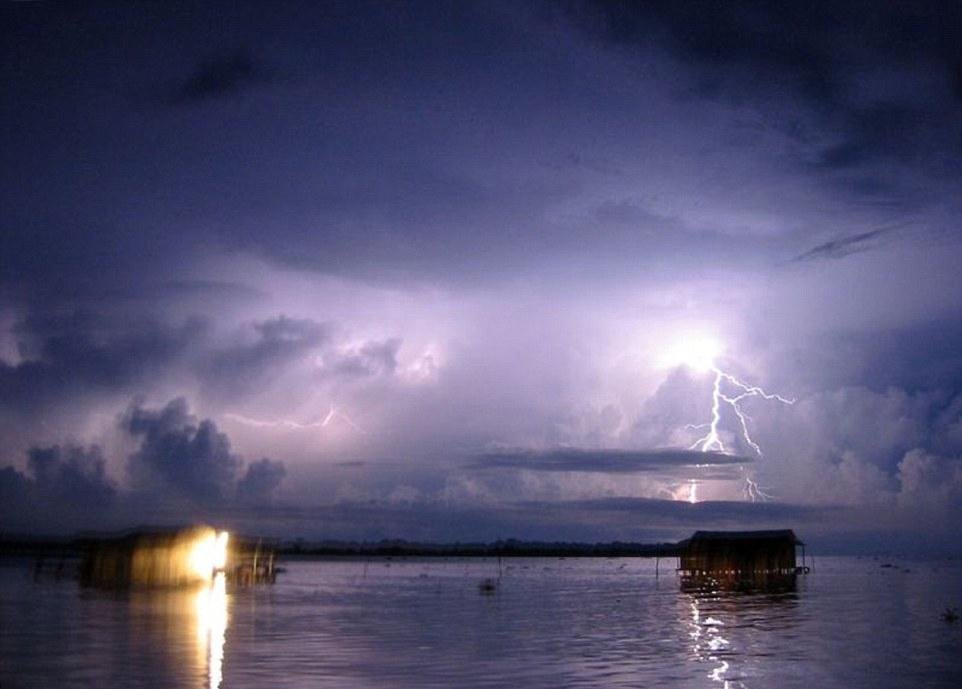 委内瑞拉“闪电湖”：一年260天有闪电