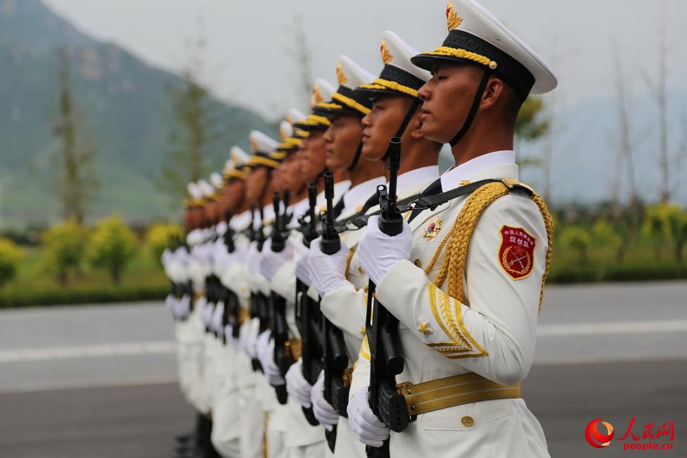 三军仪仗队女兵将首次亮相阅兵式