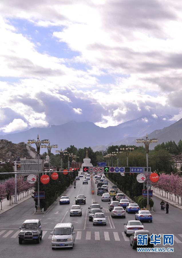 西藏交通50年：天路历史上的八个“路标”