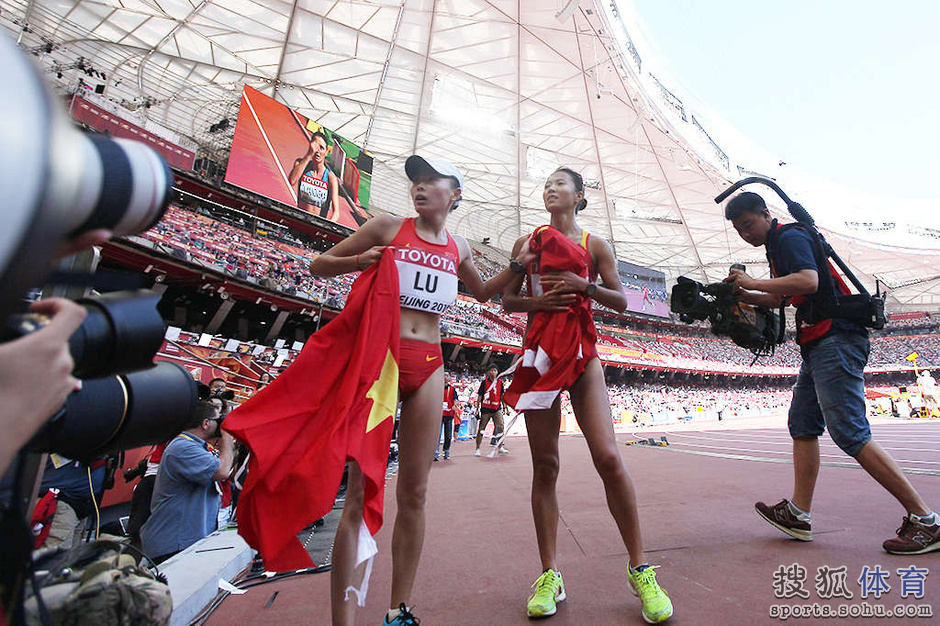 世锦赛中国首金！刘虹20公里竞走夺冠