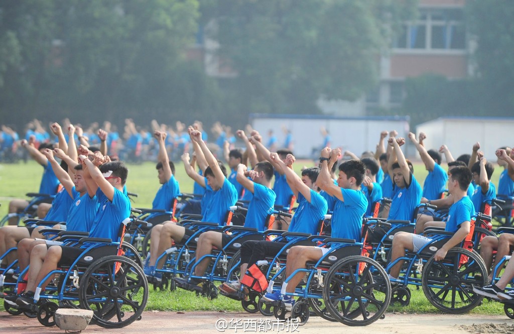 400轮椅小子苦练2月 为残运会表演健身操