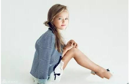 俄罗斯9岁小美女成年龄最小超模