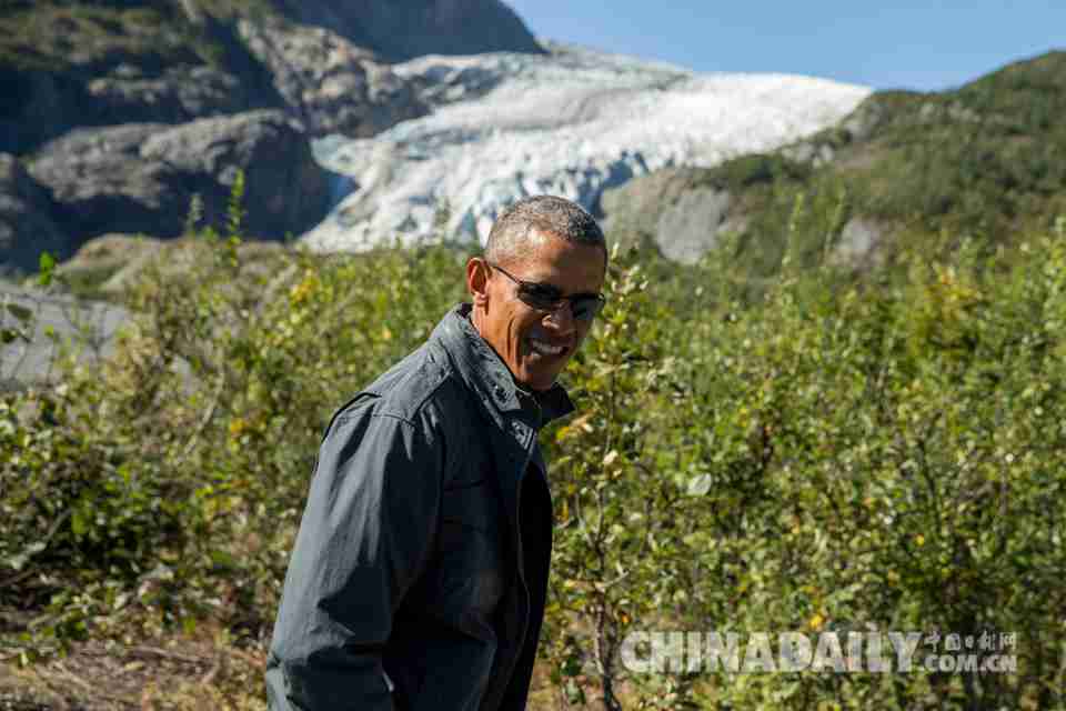 奥巴马抵达阿拉斯加录制荒野求生真人秀