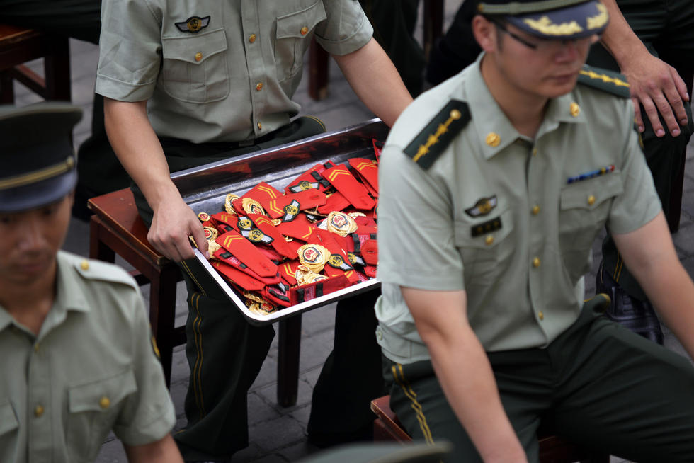 告别战友！各地武警举行老兵退伍仪式