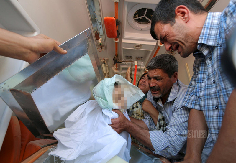 叙利亚偷渡溺亡男童被带回国下葬