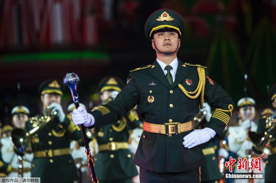 俄罗斯国际军乐节彩排 中国仪仗队女兵亮相