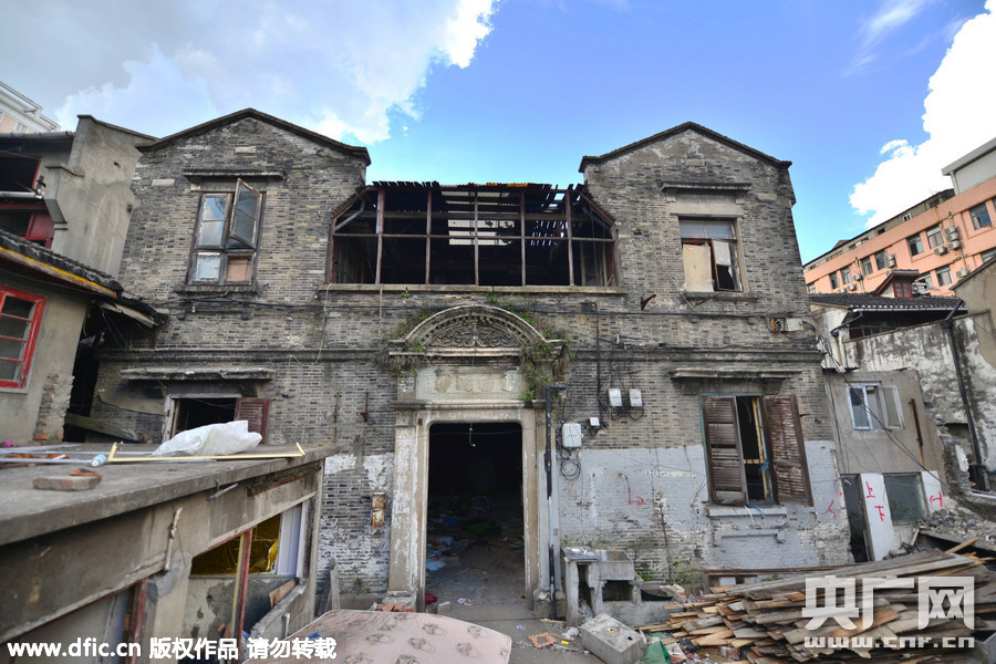 上海一拆迁基地现保存完好民国古宅