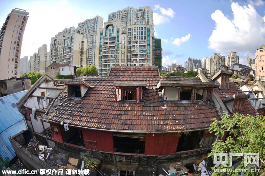 上海一拆迁基地现保存完好民国古宅