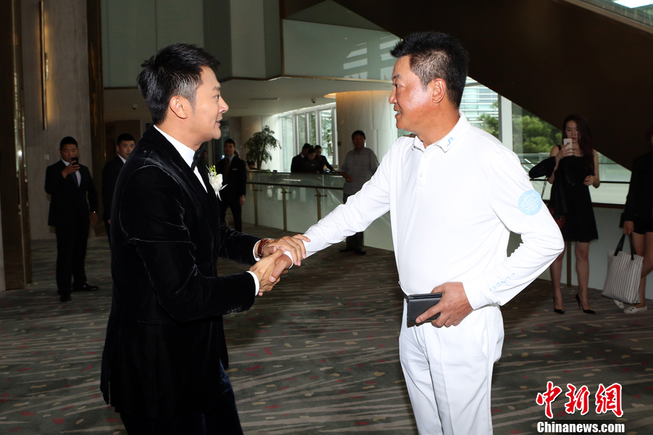 印小天北京办婚礼 朱雨辰曹云金伴郎团阵容豪华