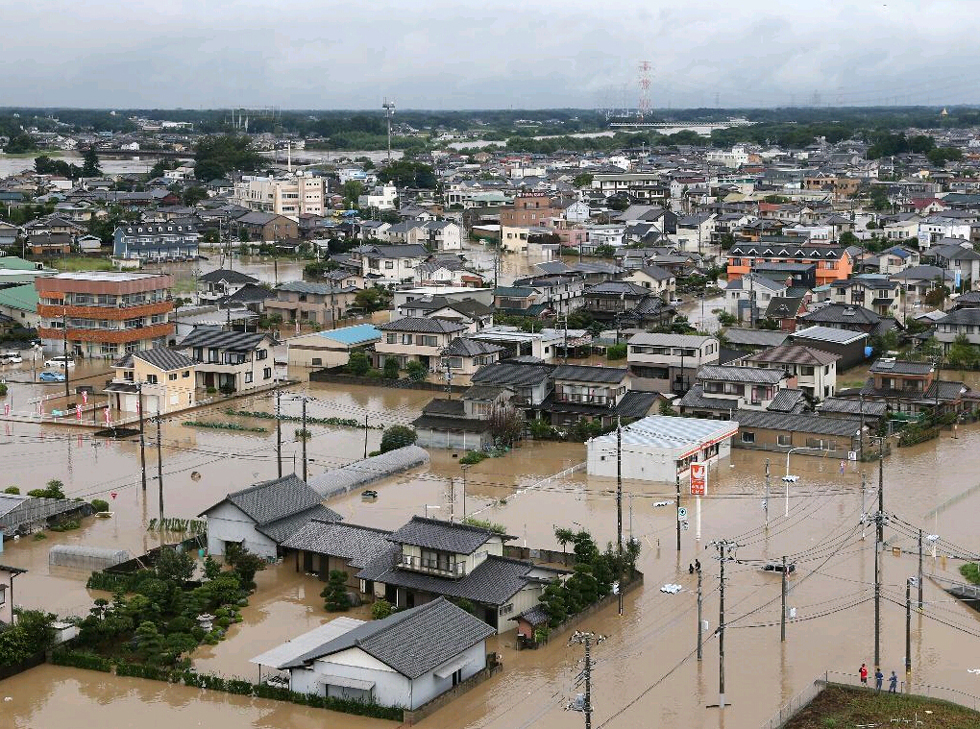 日本多地遭遇特大暴雨 城市陷入汪洋之中