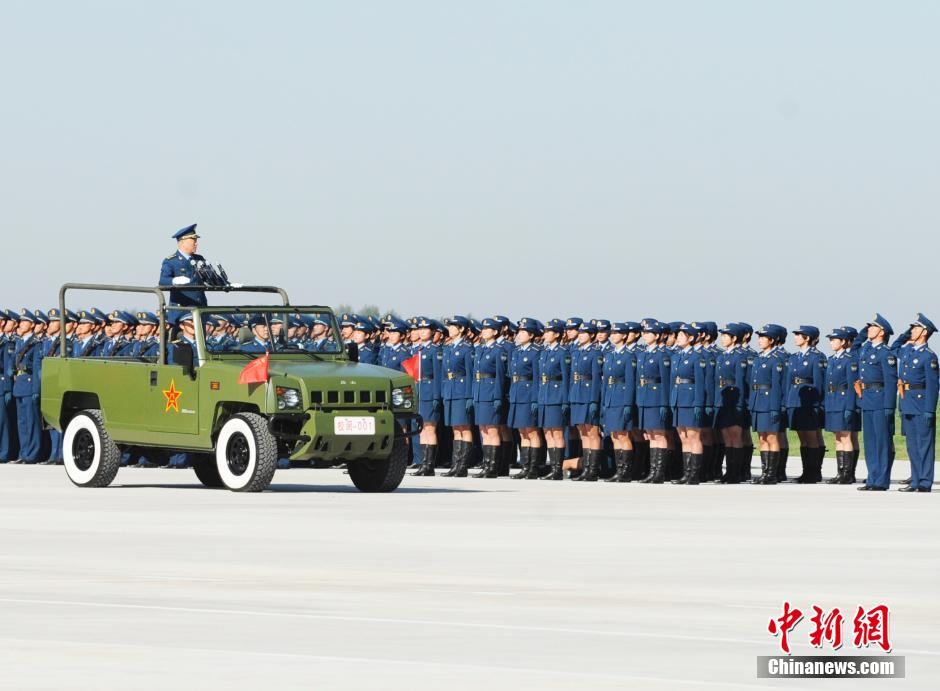 吉林长春空军航空开放活动 飞行学员大阅兵