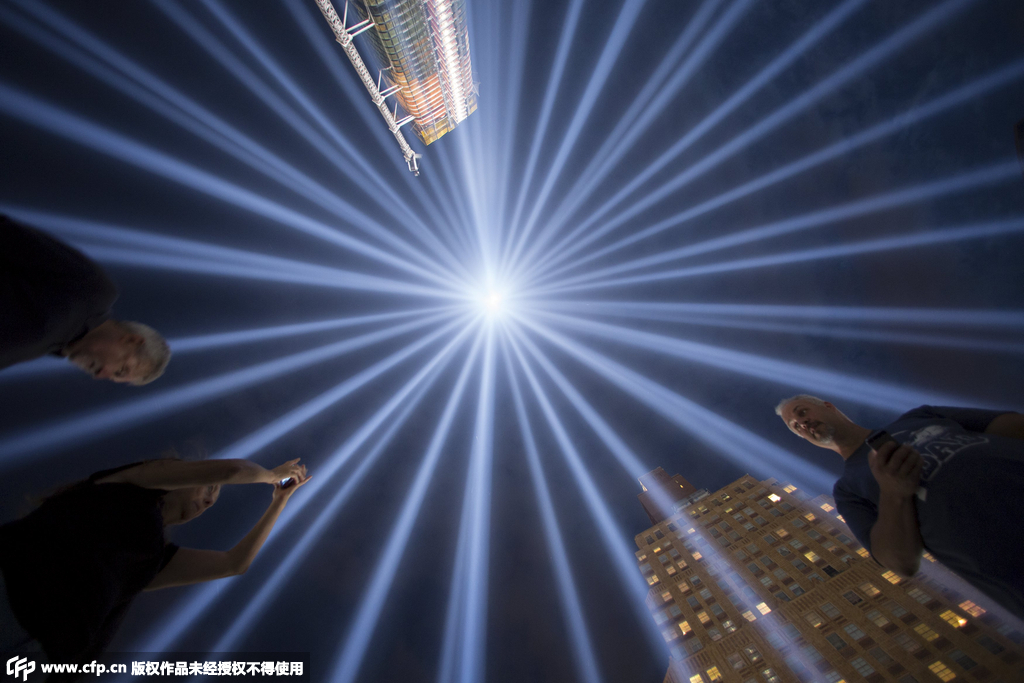 9·11恐袭14周年纪念日将至 纪念之光照亮纽约夜空