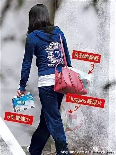 千亿媳妇郭晶晶的真实生活：戴5毛发圈买20元地摊货
