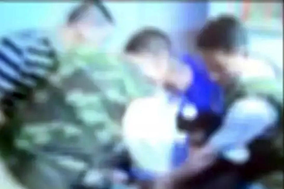 “绝命毒医”诊所藏毒 白天看牙晚上贩毒