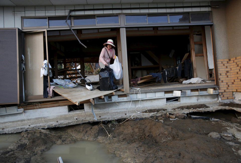 “50年一遇”暴雨引发洪灾 日本80万人被疏散