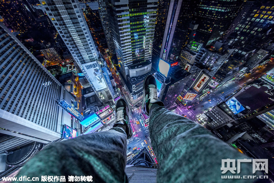 时代广场建筑楼顶俯瞰纽约夜景
