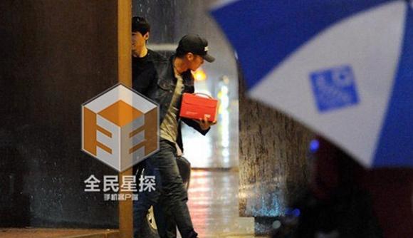 谢霆锋庆35岁生日 众人面前献吻王菲