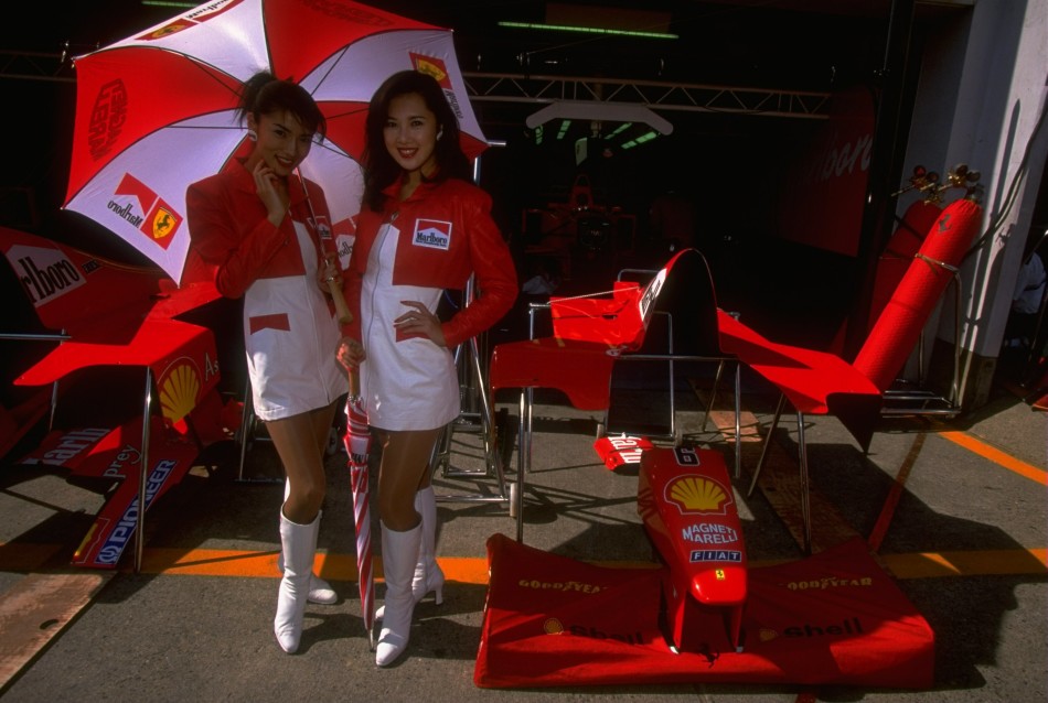 F1日本站历届赛车女郎