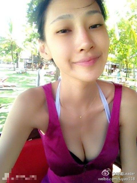 李荣浩首度承认与杨丞琳恋情 否认已领结婚证
