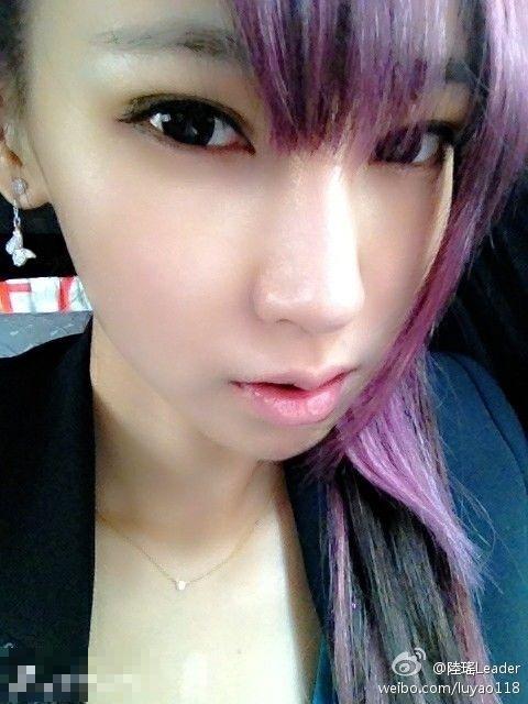 李荣浩首度承认与杨丞琳恋情 否认已领结婚证