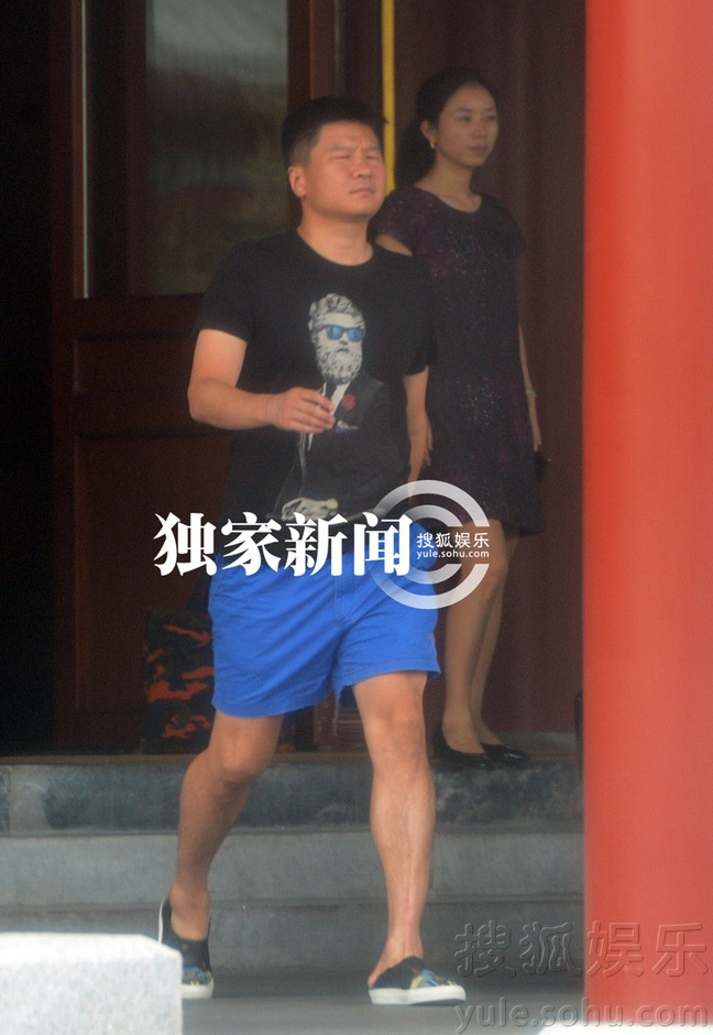 王菁何炅恋情曝光疑备孕 揭秘体娱圈隐秘恋情