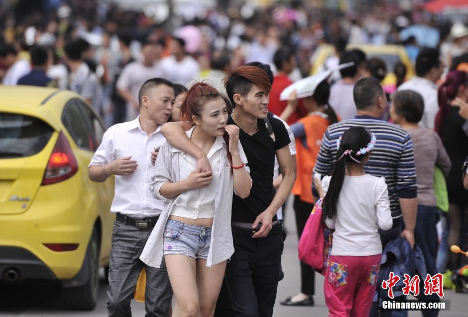 组图：国庆黄金周首日全国各地景区人头攒动