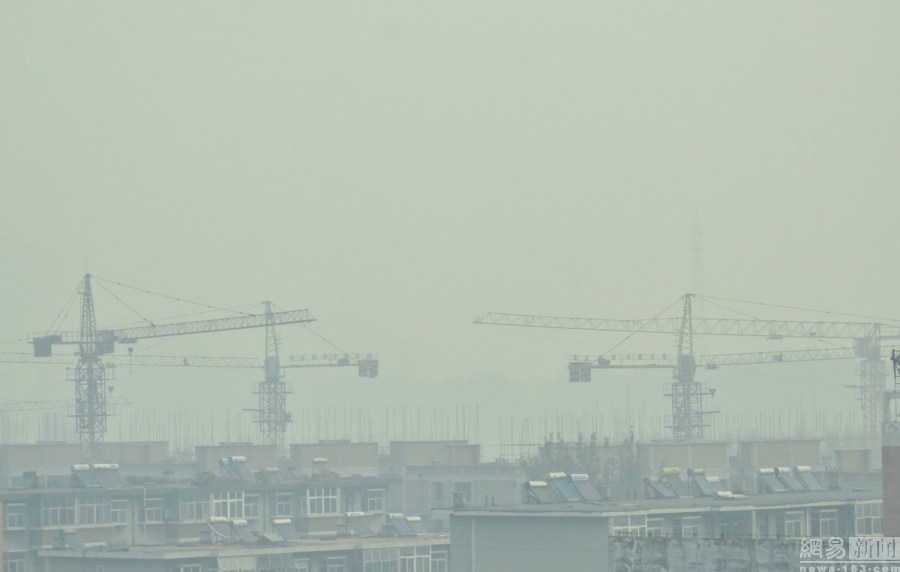 山东聊城雾霾袭城 空气污染全国“第一”