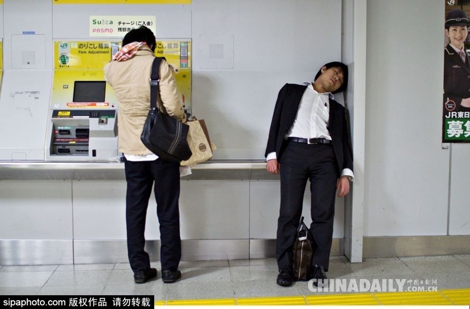 图片故事：日本上班族到底有多累