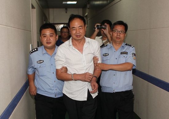 “副厅级”贪官变农民工 逃亡5年终落网